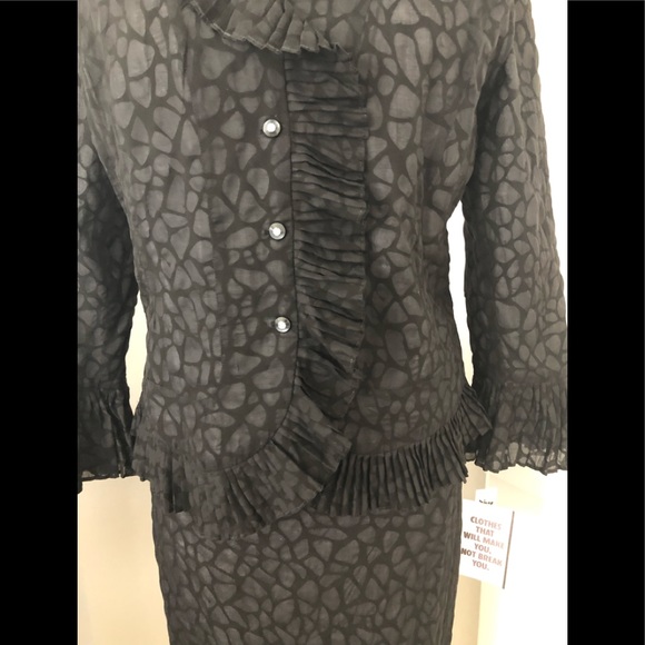 BLACK SKIRT SUIT by Nancy Yang - Picture 4 of 8